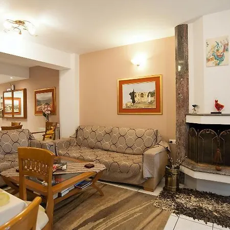 Pitho Hotel